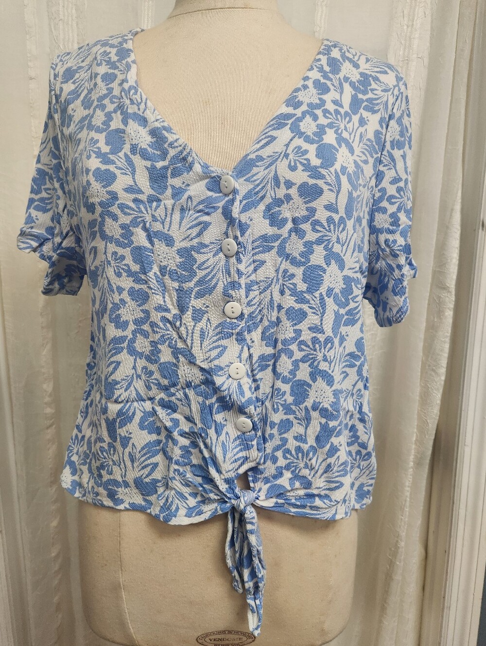Market & Spruce Blue and White Floral Button-Front Tie Hem Top